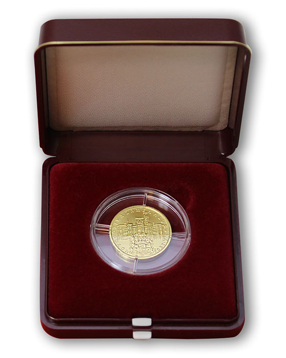Zlatá minca 2000 Kč Zámok Hluboká Novogotika 2004 Štandard 
