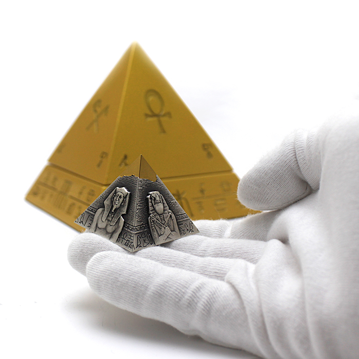 Strieborná pozlátená minca 5 Oz Rachefova pyramída 2021 Antique Štandard