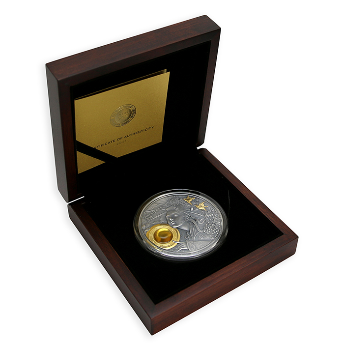 Stříbrná pozlacená mince Božské tváře Slunce - Amaterasu 3 Oz 2021 Antique Standard