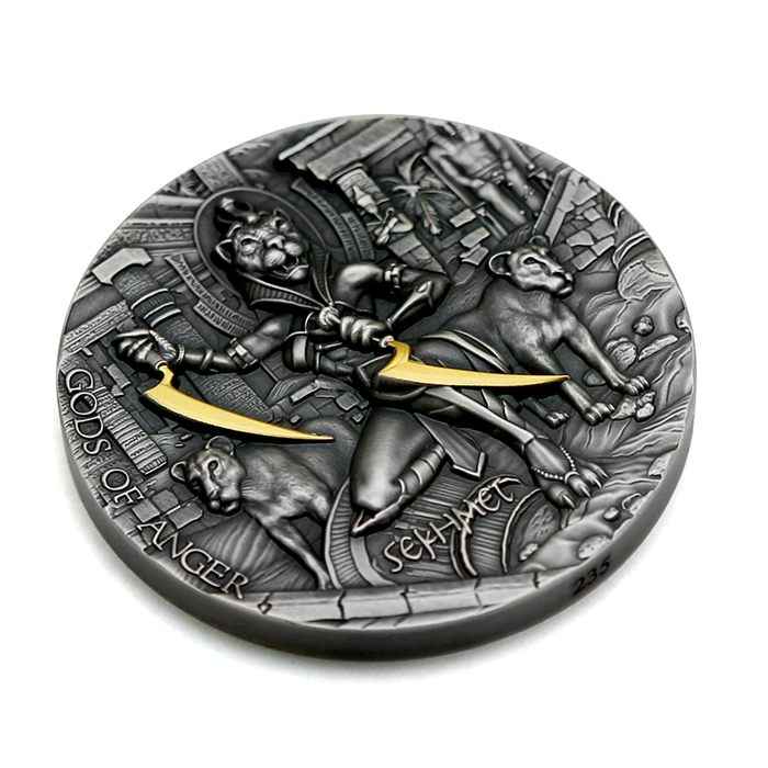 Stříbrná pozlacená mince Bohové hněvu - Sachmet 2 Oz High Relief 2021 Antique Standard