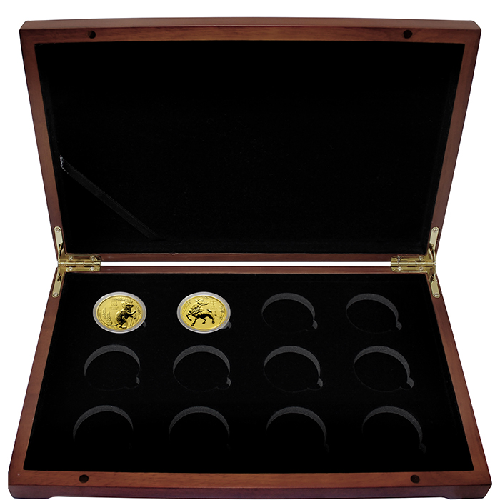 Luxusní sada ve dřevěné krabičce 2 zlaté mince 1 Oz Lunární série III. 2020 - 2031