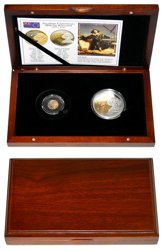 Zadní strana Sada zlaté a stříbrné mince Mikuláš Koperník 2008 Proof Cook Islands