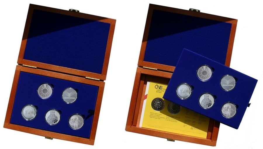 Sada stříbrných pamětních mincí roku 2009 v dřevěné krabičce Standard